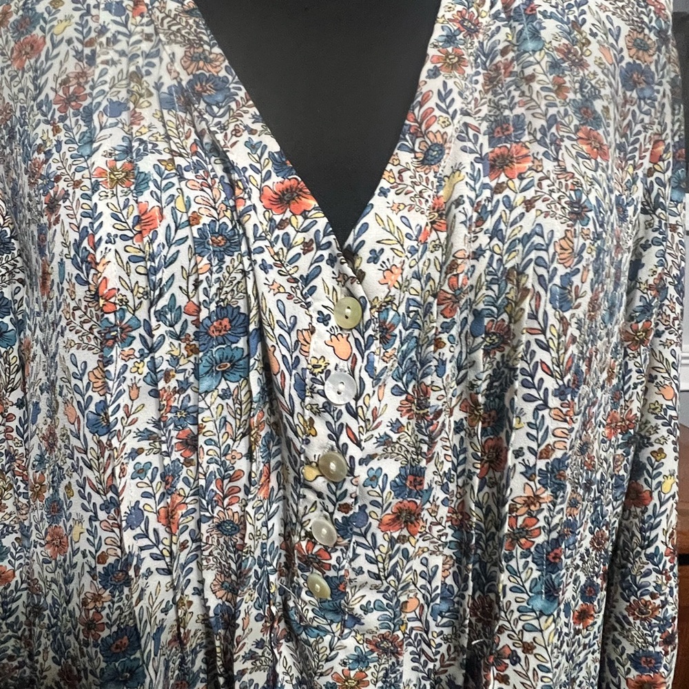 Rose & Olive Floral V-Neck Button Front Women’s Top in Cream Blue & Orange Print - Picture 2 of 10